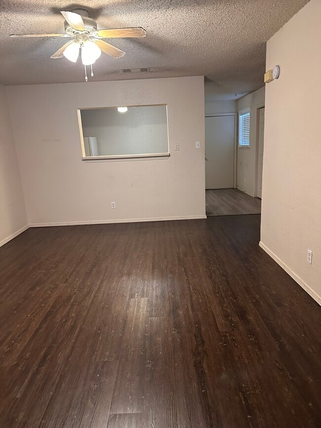 Building Photo - 623 Wolftrap Dr