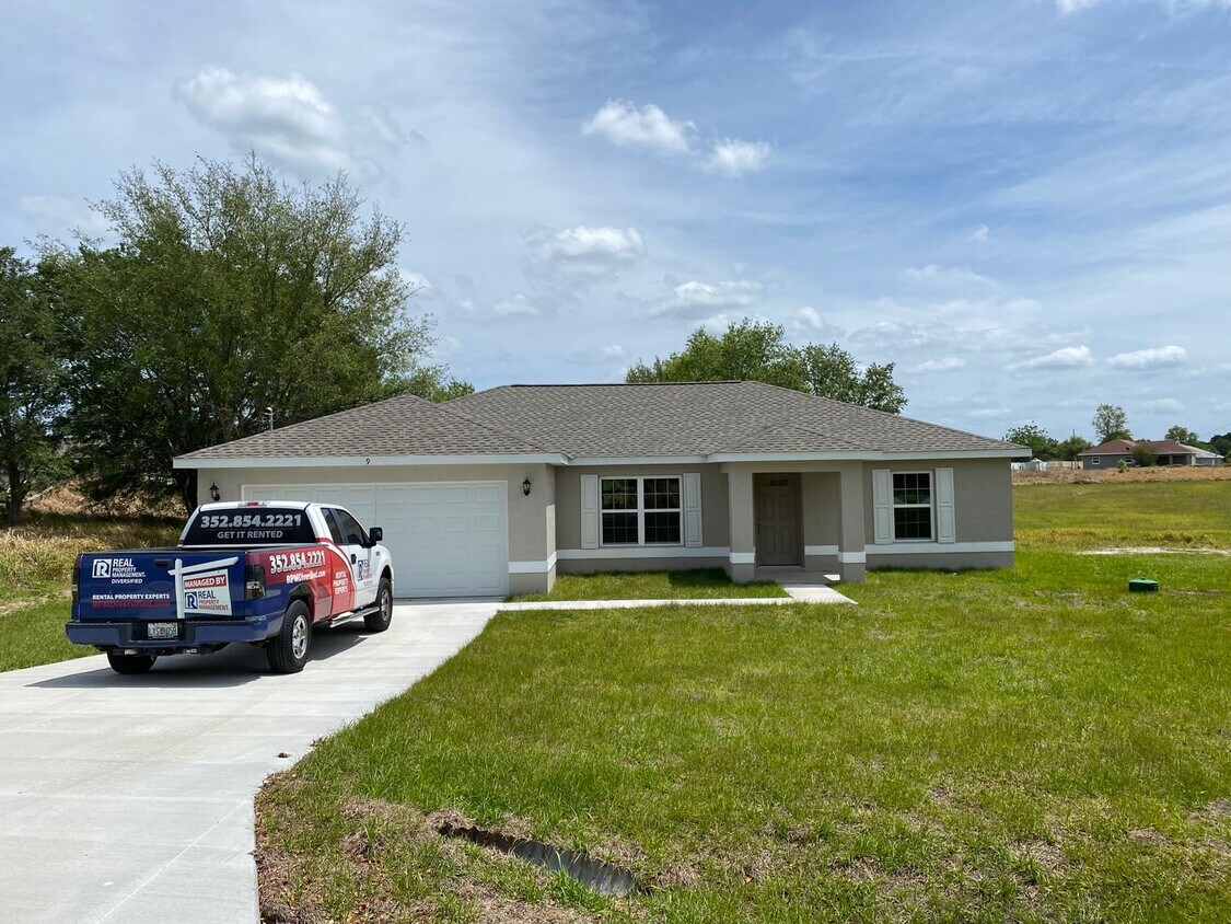 Primary Photo - Silver Springs Shores - Welcome Home