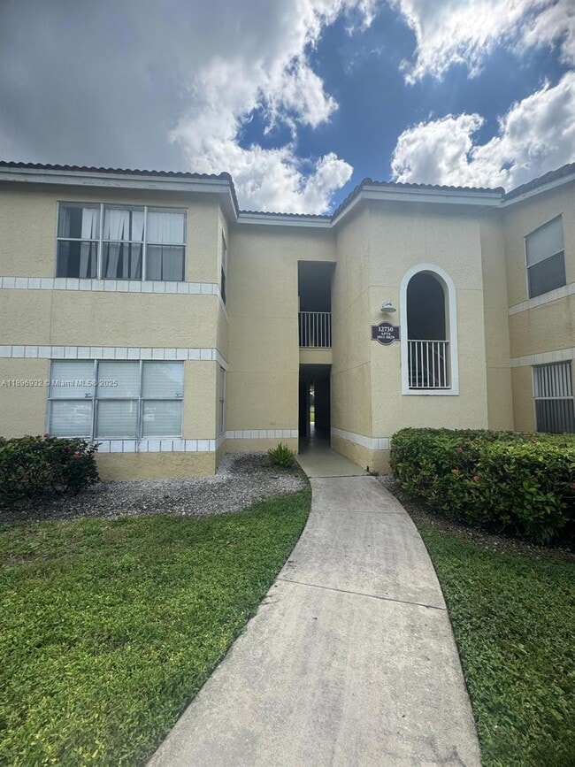 Building Photo - 12730 Vista Isles Dr