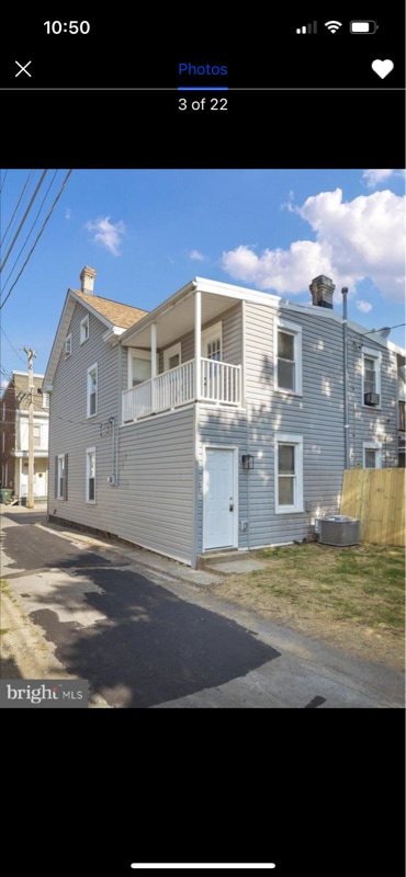 Building Photo - 310 N Locust St