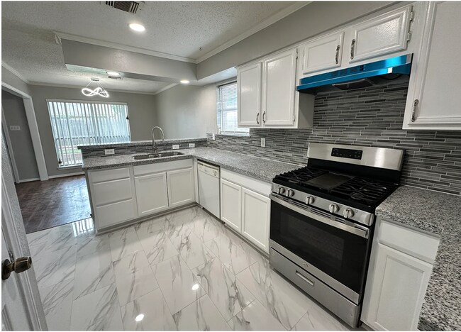 Foto del edificio - 3023 Mosby Dr