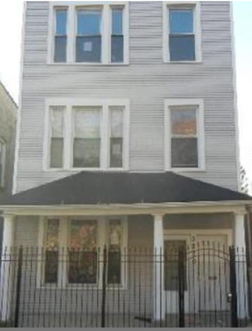 Building Photo - 3220 N Sacramento Ave