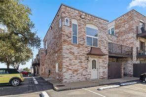 Building Photo - 6501 E Hill Dr