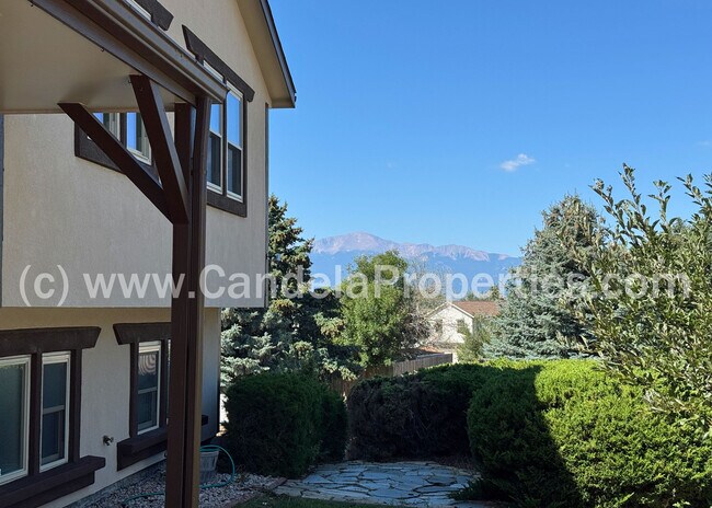 Foto del edificio - 5615 Country Heights Dr