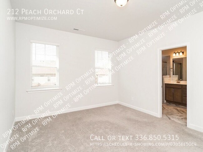 Foto del edificio - 212 Peach Orch Ct