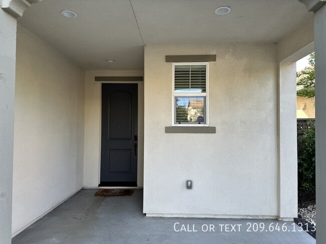 Building Photo - 17624 Monroe Dr