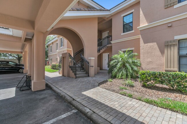 Building Photo - Great 2/2 condo in gated Palencia!