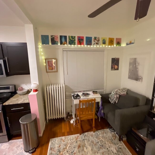 Building Photo - 685 W Wrightwood Ave