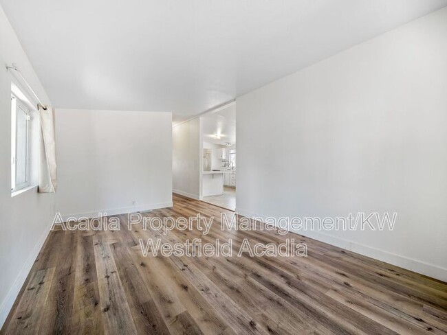 Building Photo - 642 Harmony Ct