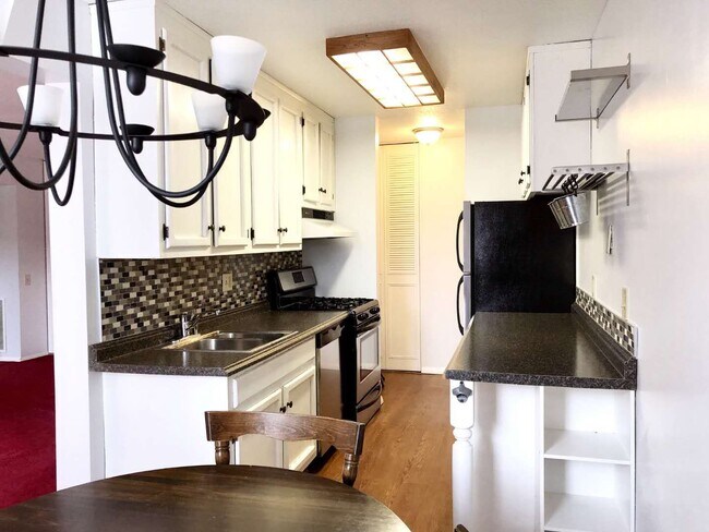 Foto del edificio - 10 Shrewsbury Green Dr