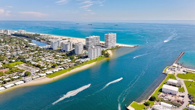 Building Photo - 2000 S Ocean Dr