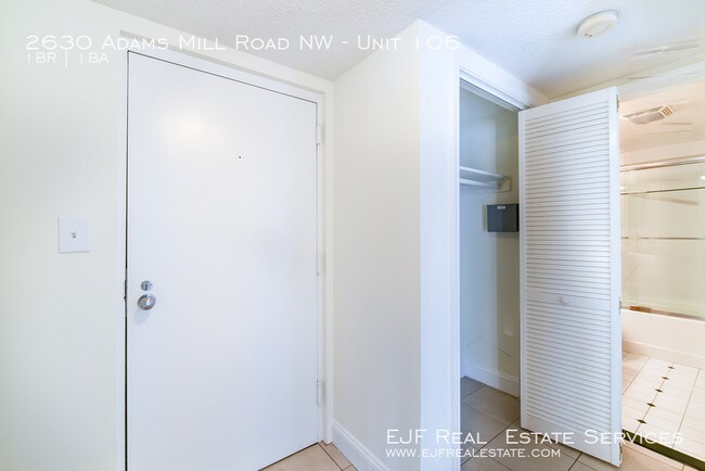 Foto del edificio - 2630 Adams Mill Rd NW