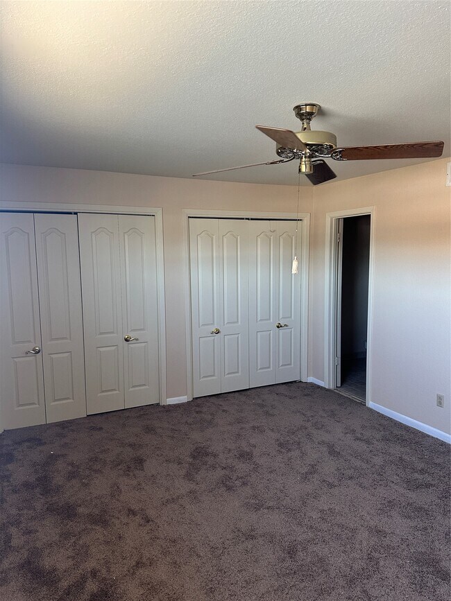 Foto del edificio - 2711 Briarhurst Dr