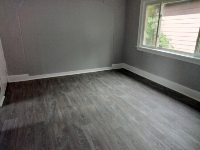 Building Photo - 4585 N 50th St