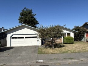 Building Photo - 2839 Wyatt Ln