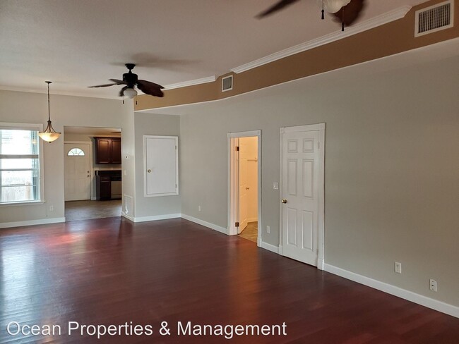 Building Photo - 3 br, 2 bath House - 314 Orange Street "A"