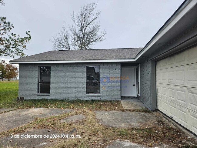 Building Photo - BEAUTIFUL HOME IN LIVINGSTON. MOVE IN READY!.