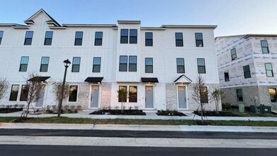 Building Photo - 15244 Groveside Rd