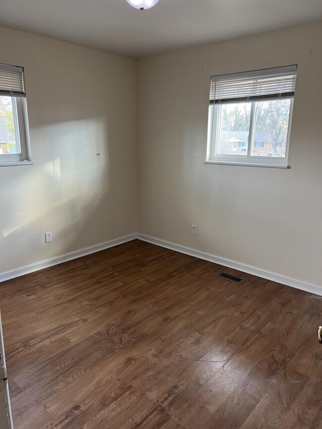 Foto del edificio - 5434-5434 Misty Ln