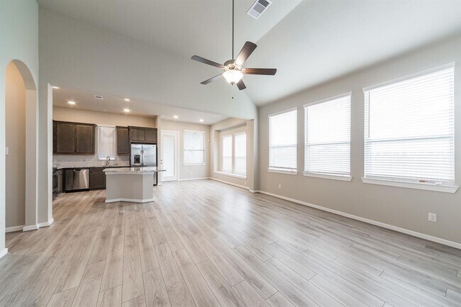 Building Photo - 29135 Autumn Brook Dr