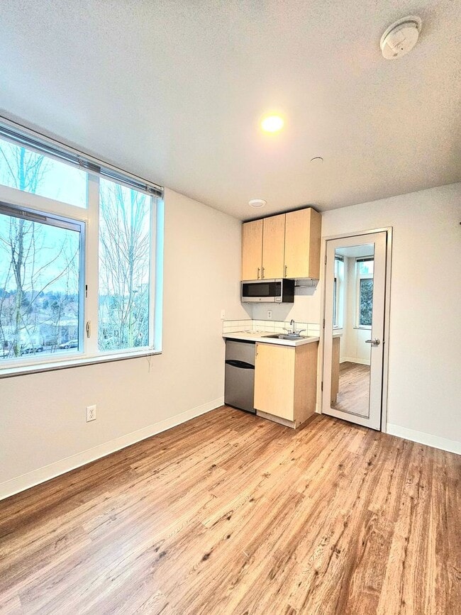 Interior Photo - Discover Horizon Phinney!