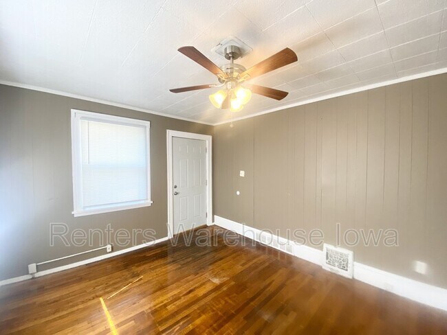 Building Photo - 1227 56th St
