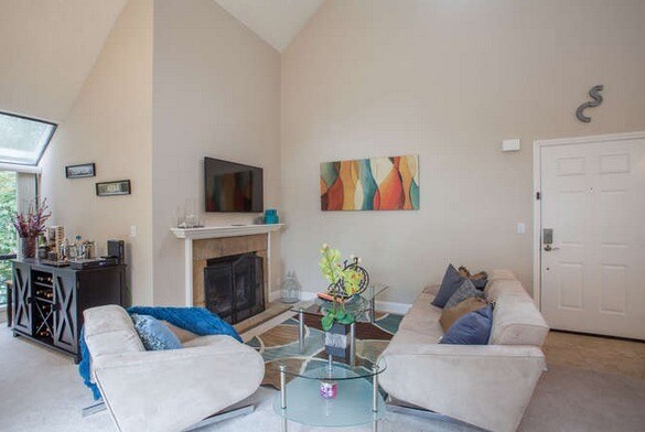 Foto principal - 1185 Foxchase Dr.
