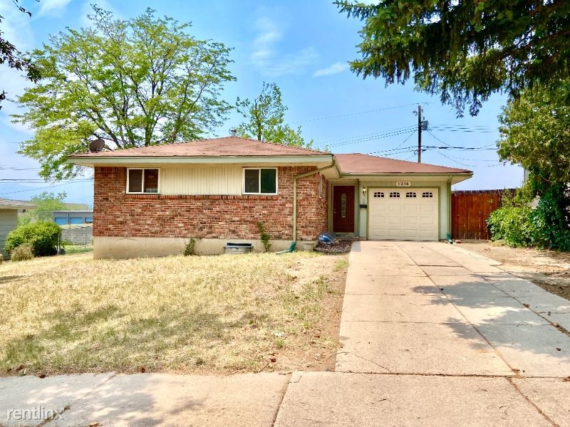 Primary Photo - 4 br, 2 bath House - 1214 Holmes Dr