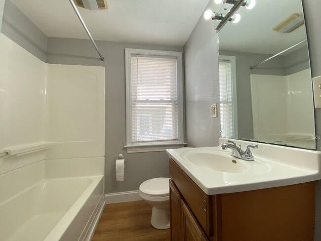 Building Photo - 124 3rd St