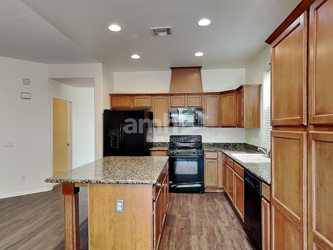 Foto del edificio - 1006 Lone Pine River Ave