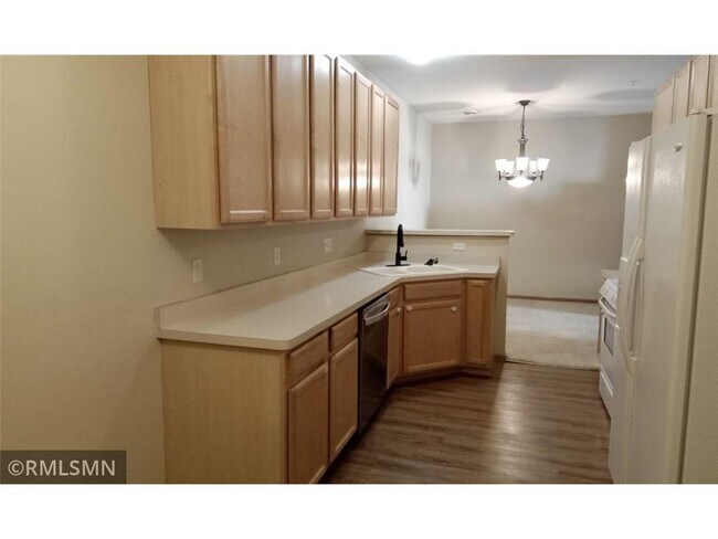 Foto del edificio - 5050 Holly Ln N