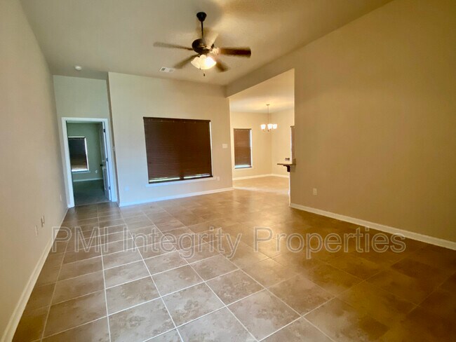 Building Photo - 42530 Pebblestone Ave