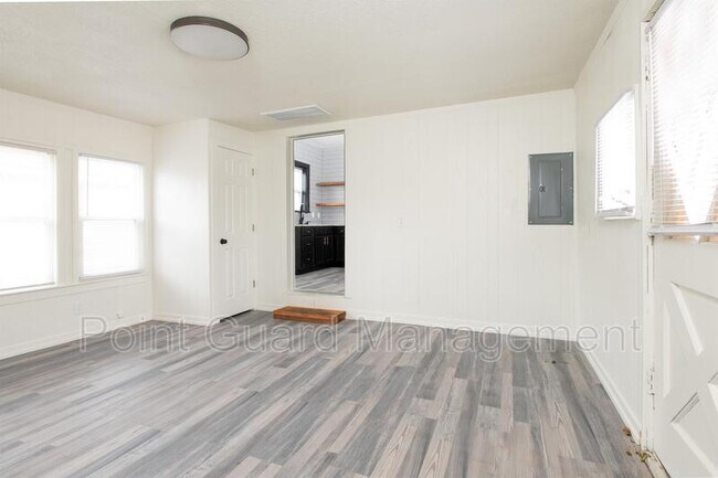 Foto del edificio - 1827-1829 W. Walker