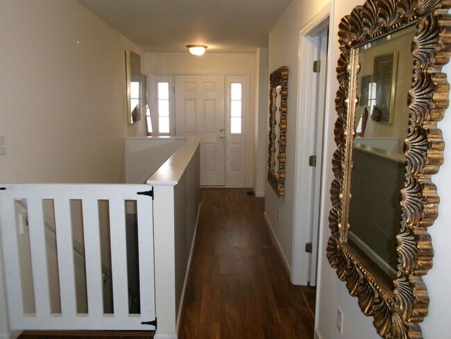 Building Photo - Spacious 4BR House in Saint Charles