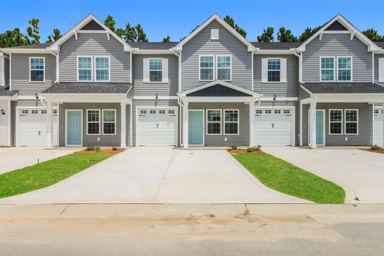 Foto principal - 7259 Bellacroft Dr