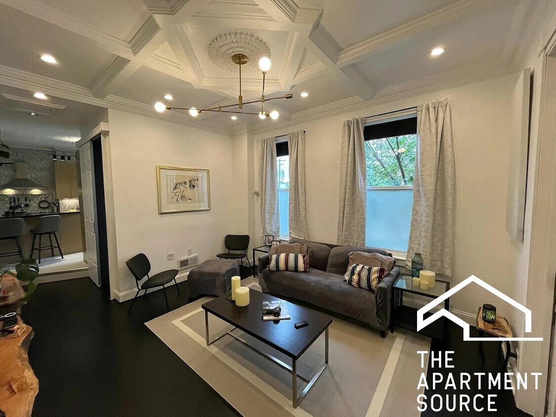 Foto principal - 2880 N Clybourn Ave