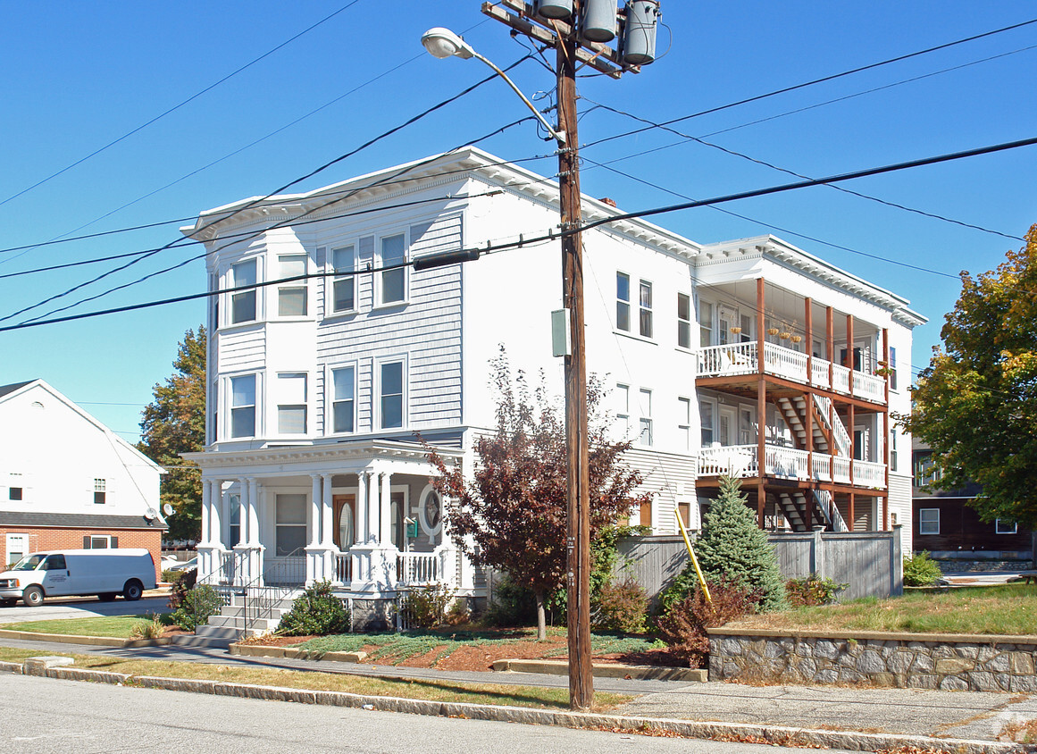 Building Photo - 189 Belmont St