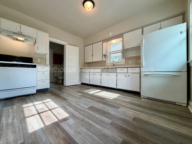 Foto del edificio - 1242 Davis Ave NW