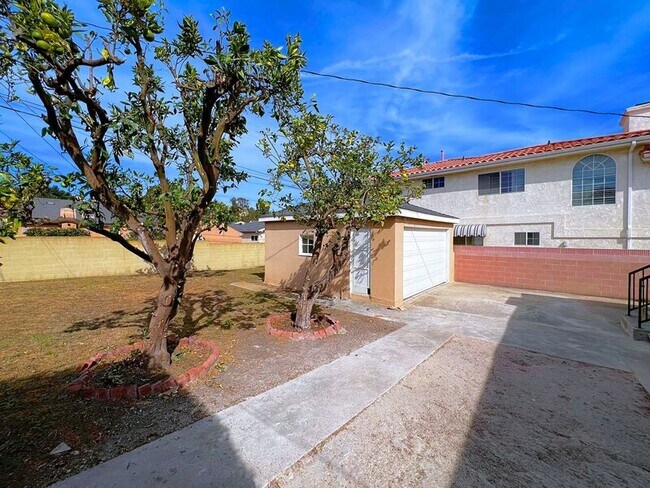 Foto del edificio - 1382 W 26th Pl