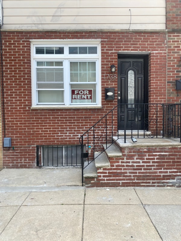 Primary Photo - 1738 Stocker St