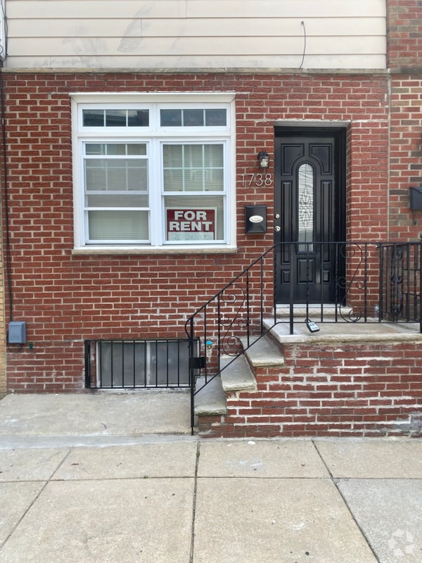 Building Photo - 1738 Stocker St