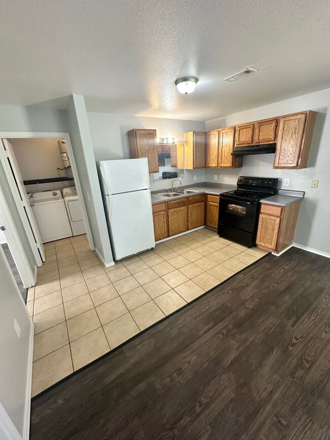 Building Photo - Crutcher Apartments