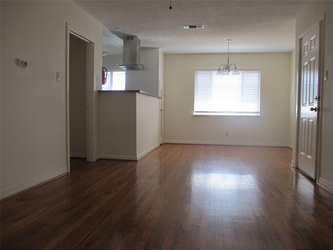 Building Photo - 3607 Murworth Dr