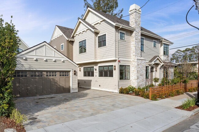 Building Photo - 261 E Bellevue Ave