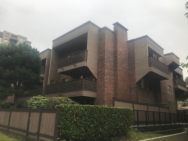 Timeless Architecture - 1750 10th Av W