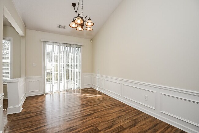 Foto del edificio - 519 Bass Chase NW