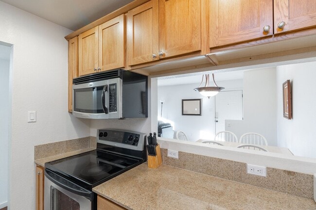 Building Photo - San Mateo - Unit 70