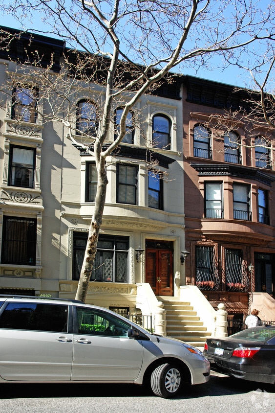 Building Photo - 12 W 83rd St