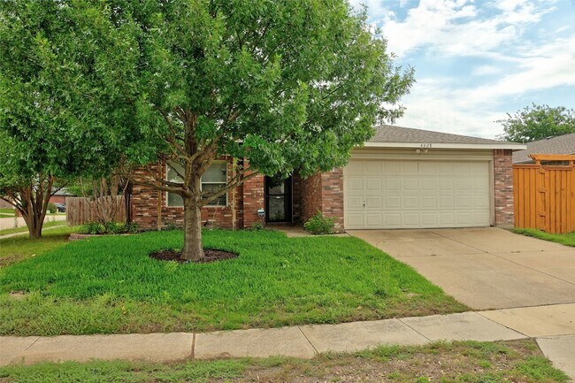 Foto del edificio - 4608 Cedar Crest Dr