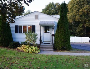 Building Photo - 4 Bonnette Dr